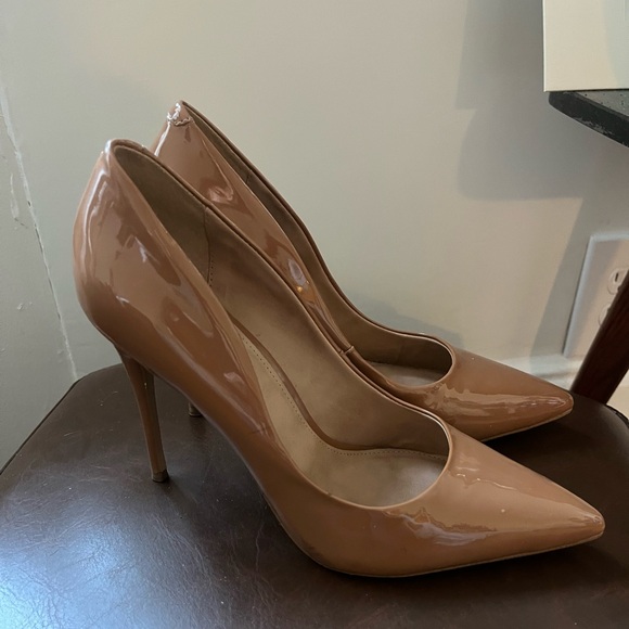 Steve Madden Nude Patent Leather Pump - size 9 US - Picture 3 of 5
